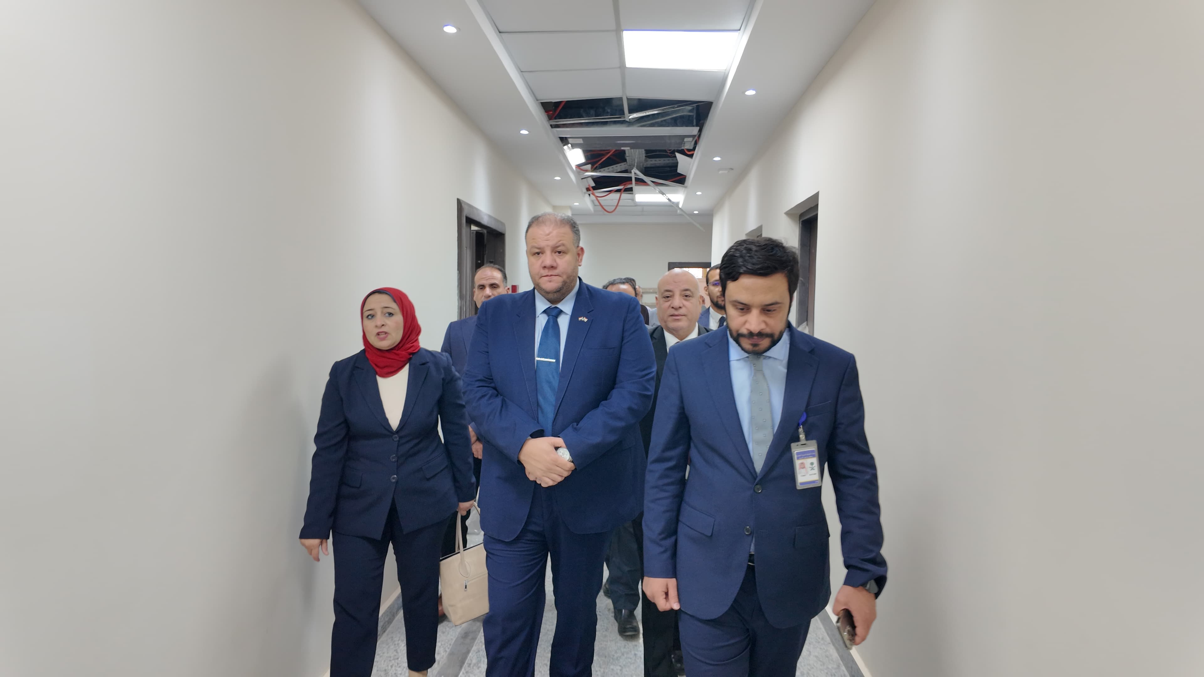 وزير القوى العامله 